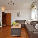 Apartman Ingrid *