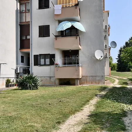 Ingrid Apartment *
